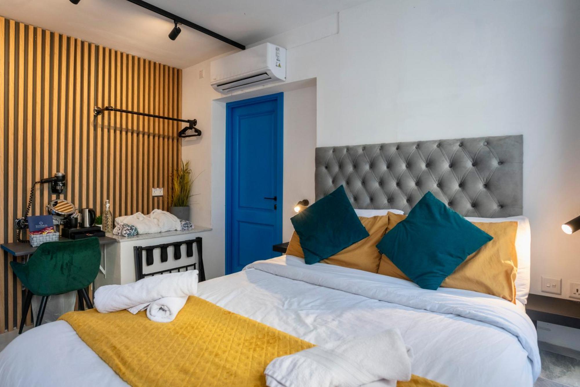 Mandera'S Boutique Suites & Dorms バレッタ エクステリア 写真