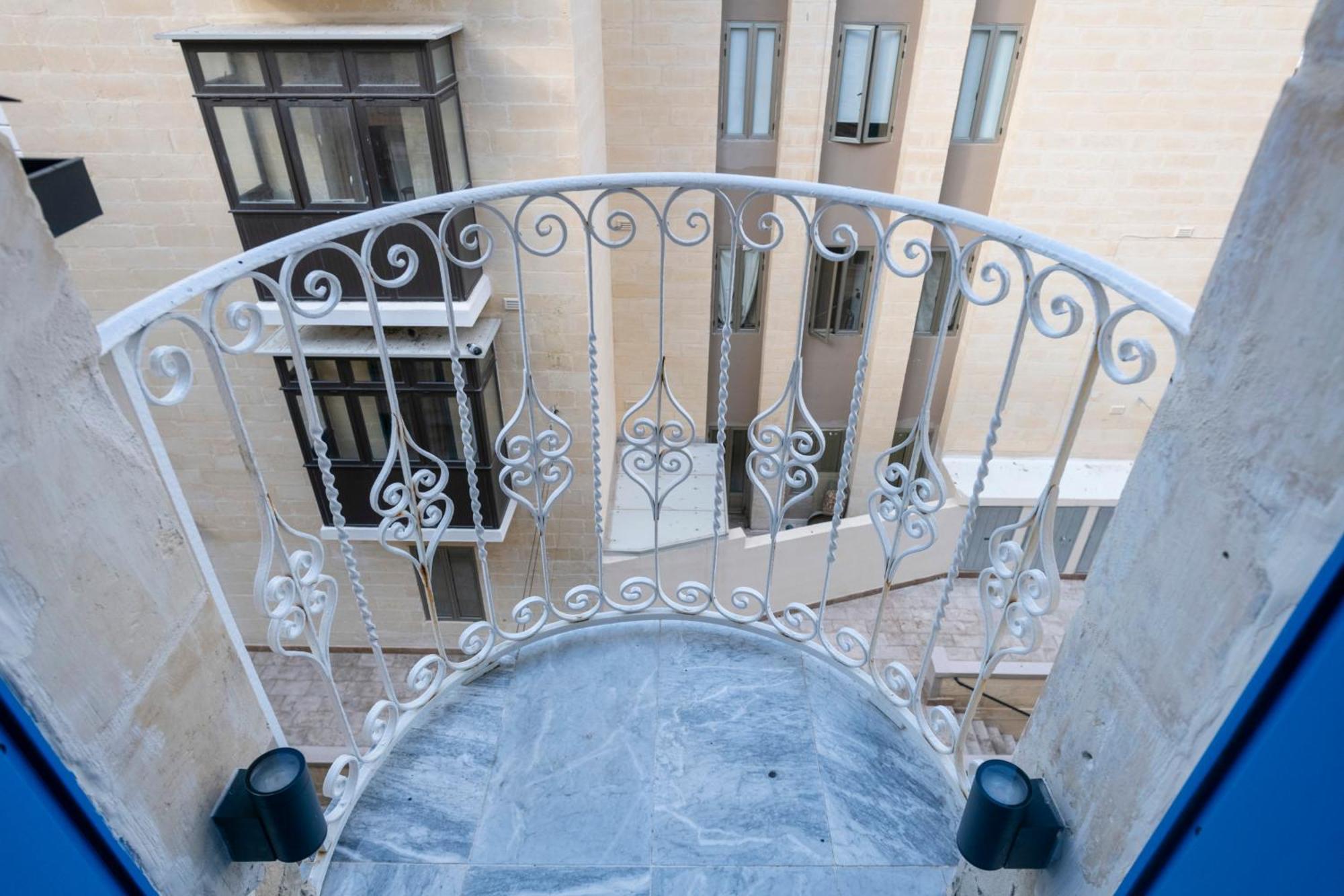 Mandera'S Boutique Suites & Dorms バレッタ エクステリア 写真