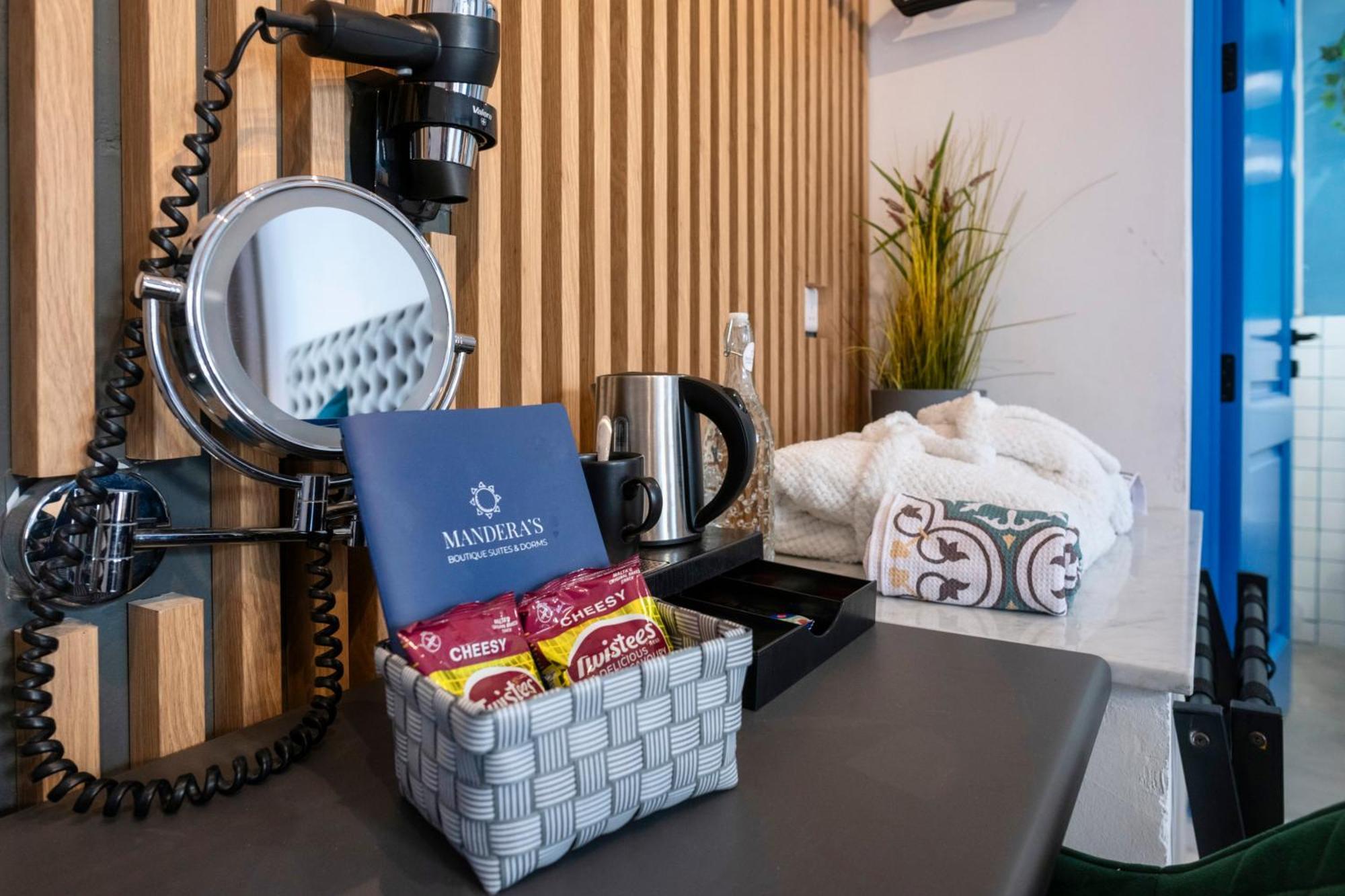 Mandera'S Boutique Suites & Dorms バレッタ エクステリア 写真