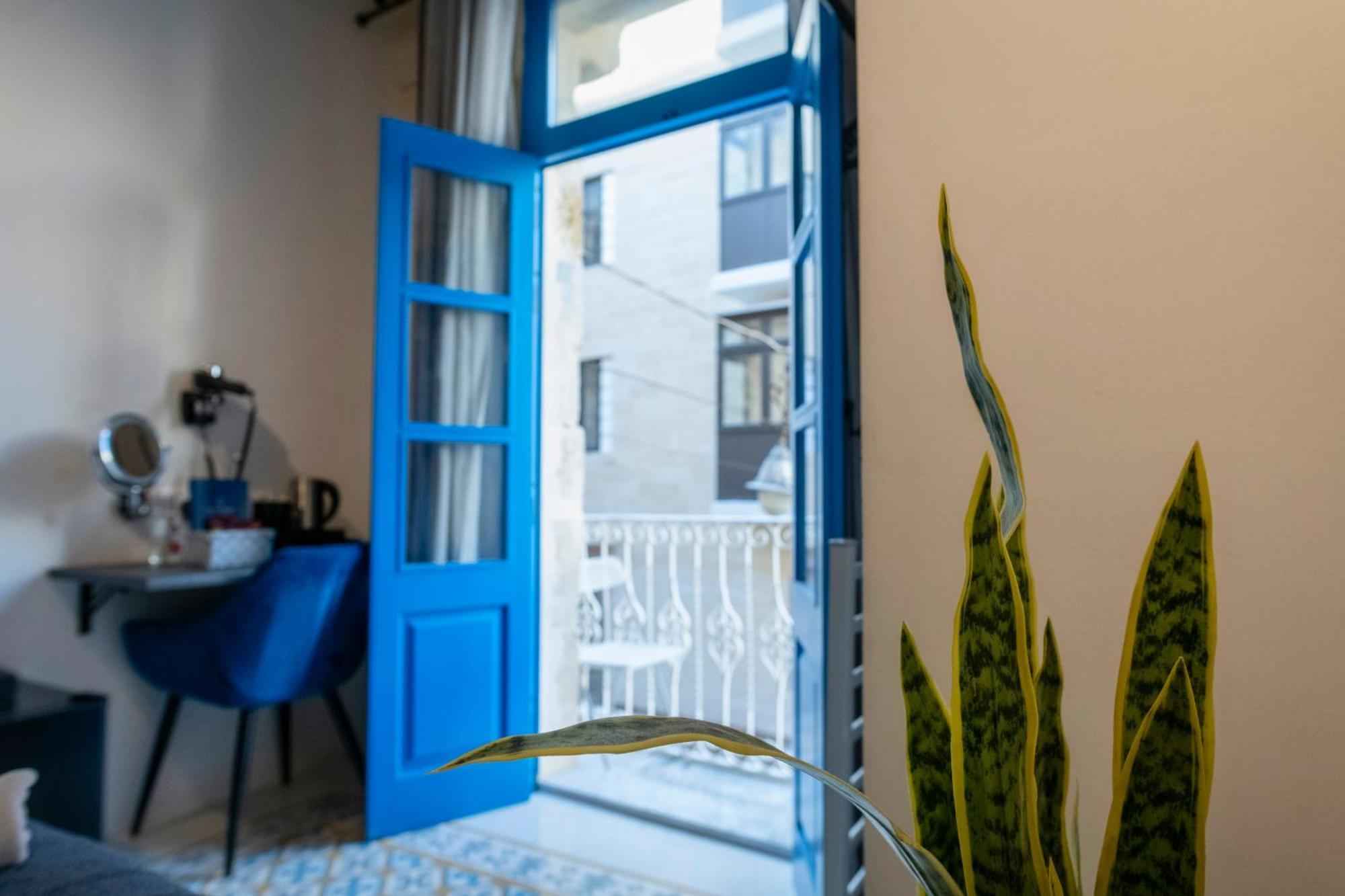 Mandera'S Boutique Suites & Dorms バレッタ エクステリア 写真