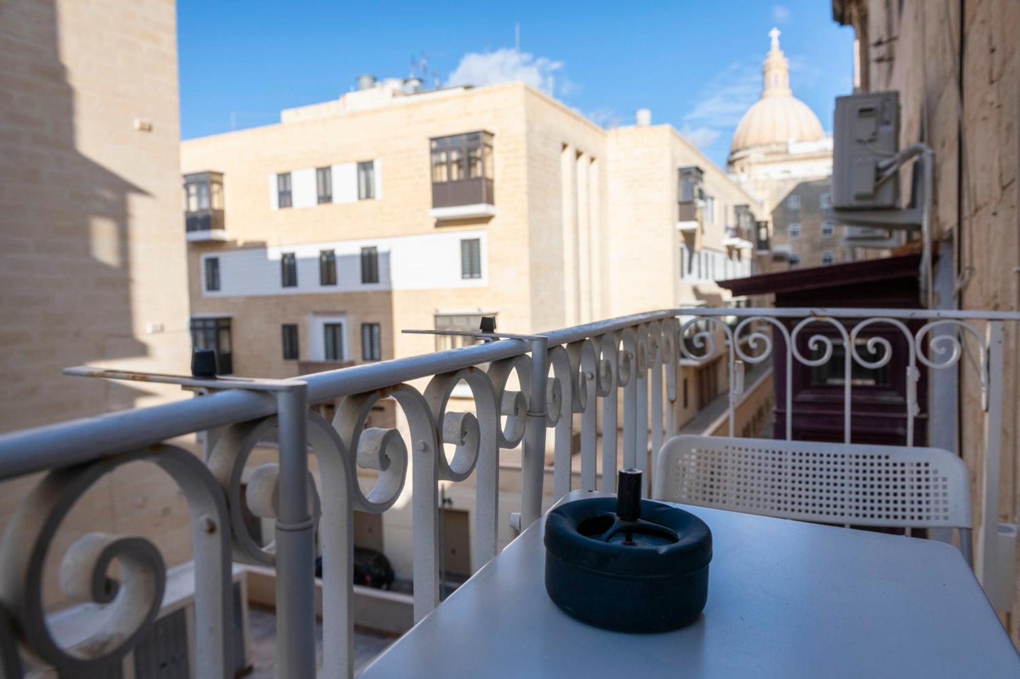 Mandera'S Boutique Suites & Dorms バレッタ エクステリア 写真
