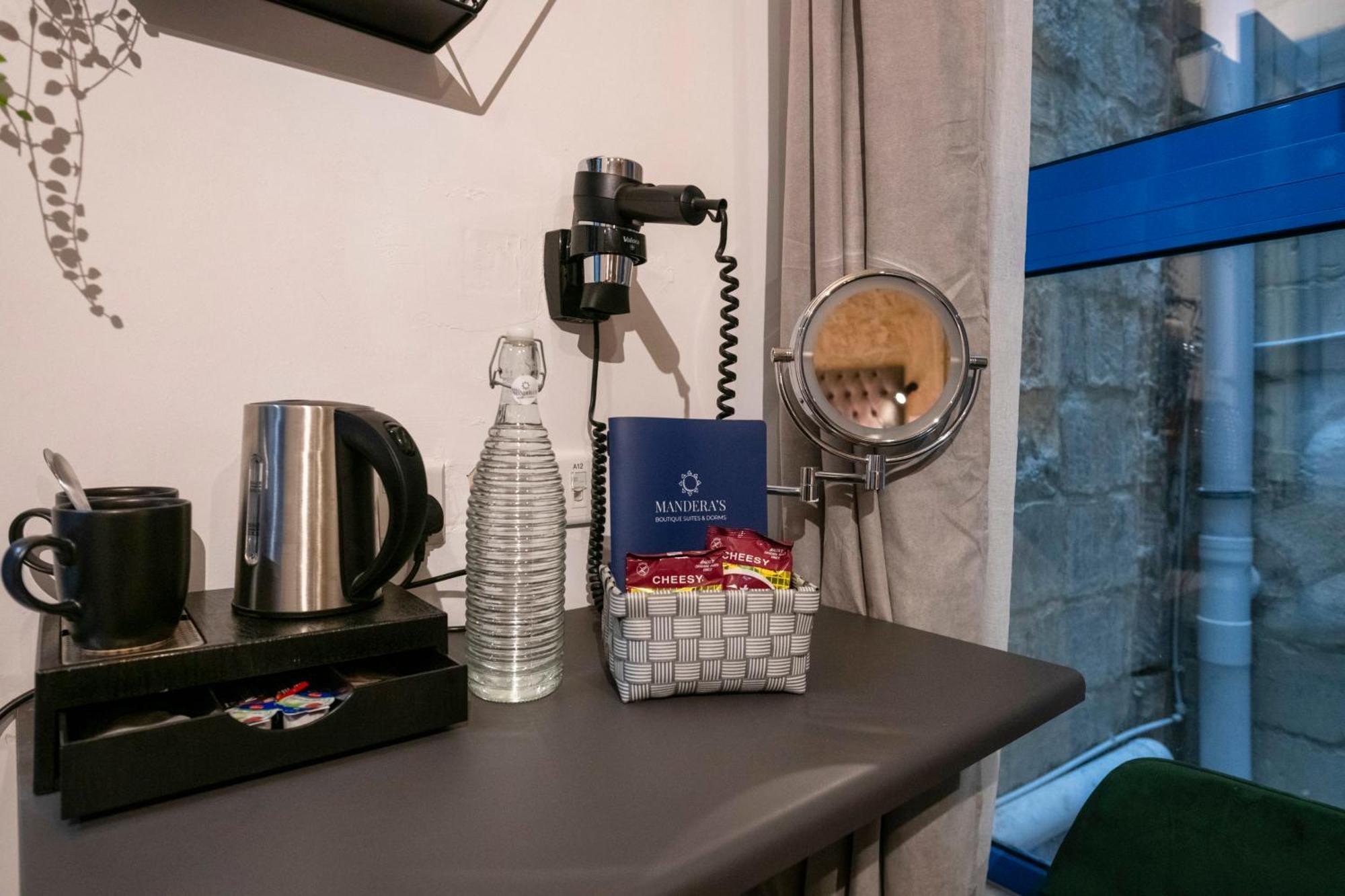 Mandera'S Boutique Suites & Dorms バレッタ エクステリア 写真