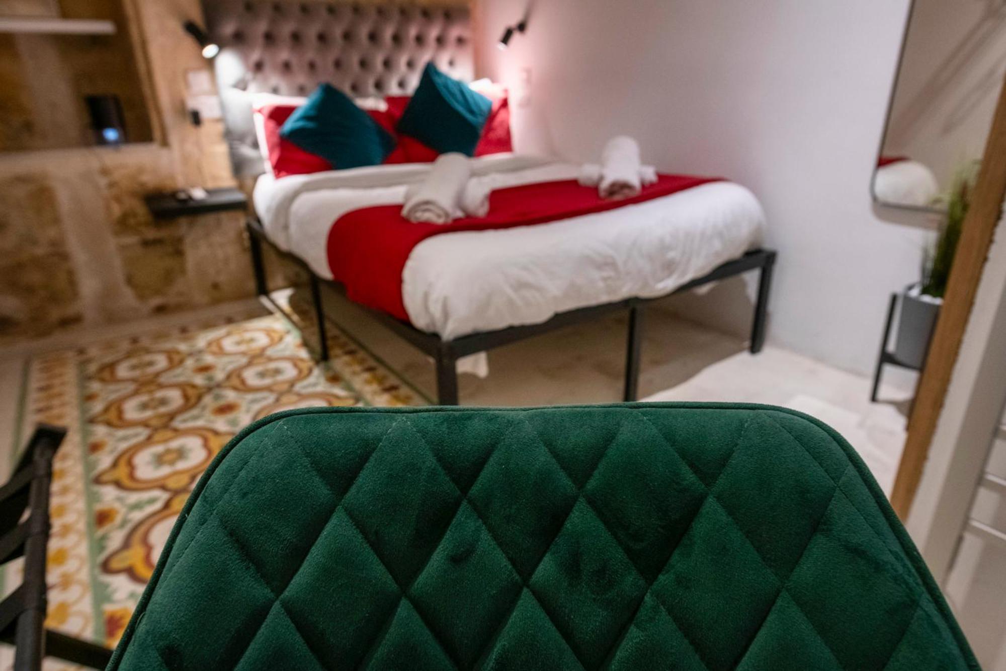 Mandera'S Boutique Suites & Dorms バレッタ エクステリア 写真