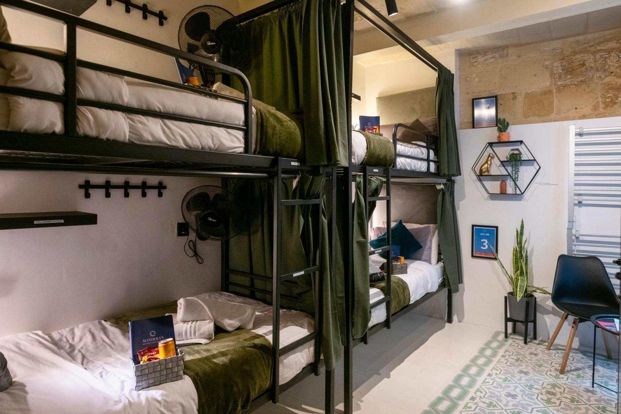 Mandera'S Boutique Suites & Dorms バレッタ エクステリア 写真