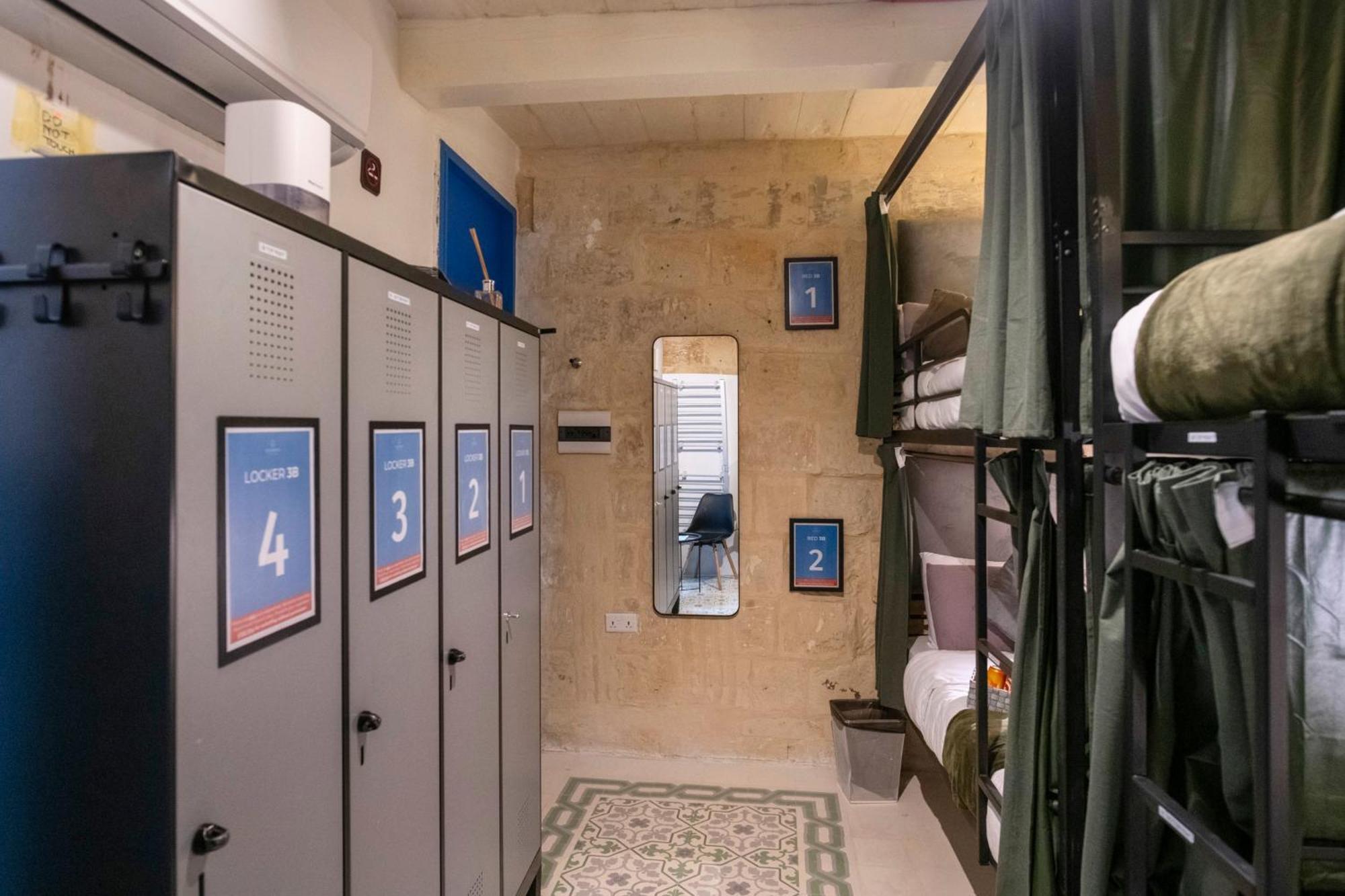 Mandera'S Boutique Suites & Dorms バレッタ エクステリア 写真